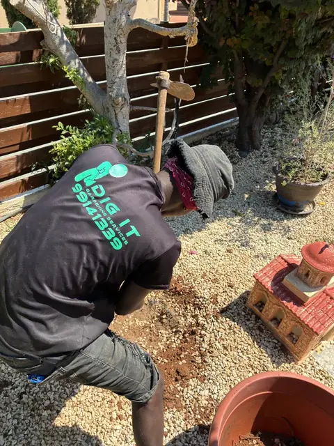 Planting into a gravel bed